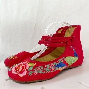 Asian Peacock Embroidered Womens US 8.5‎ Red Fabric Wrap Flat Shoes Tapestry